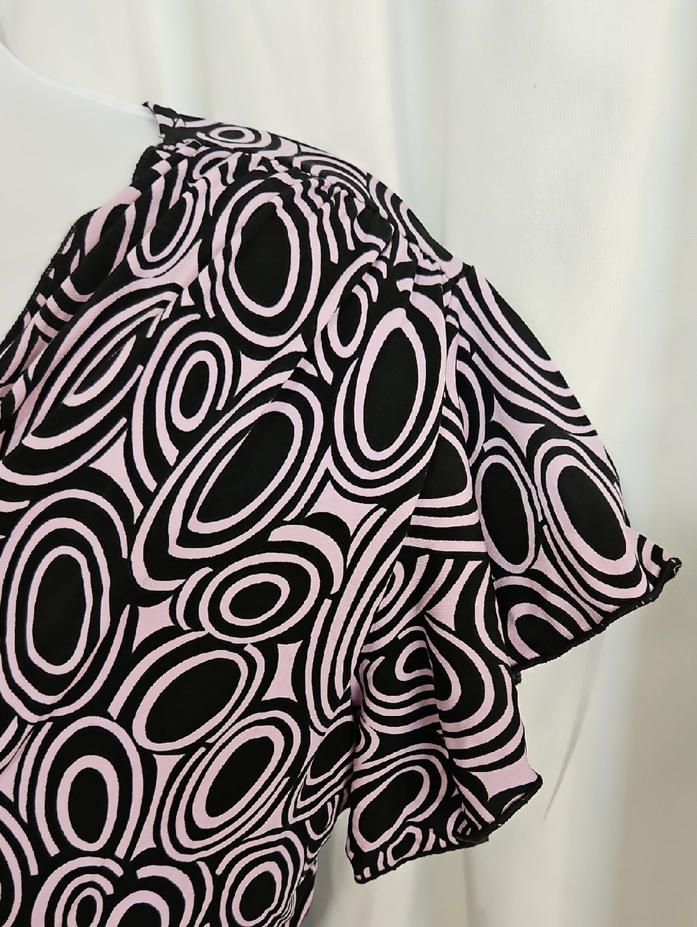 Stylish Black & Light Pink Twist-Front Women’s Dress - Picture 3 of 7